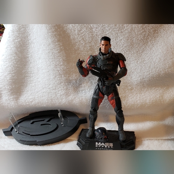 MCFARLANE MASS EFFECT ANDROMEDA SCOTT RYDER 7" ACTION FIGURE - Picture 4 of 12